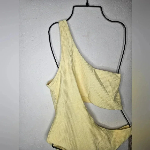 Stone Fox Swim Cypress One Piece Swimsuit - Pale Banana Pique XL - Picture 3 of 5